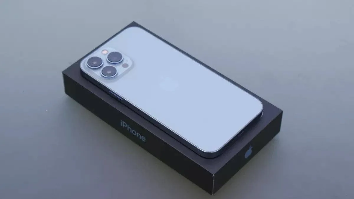 صورة هاتف آيفون 14