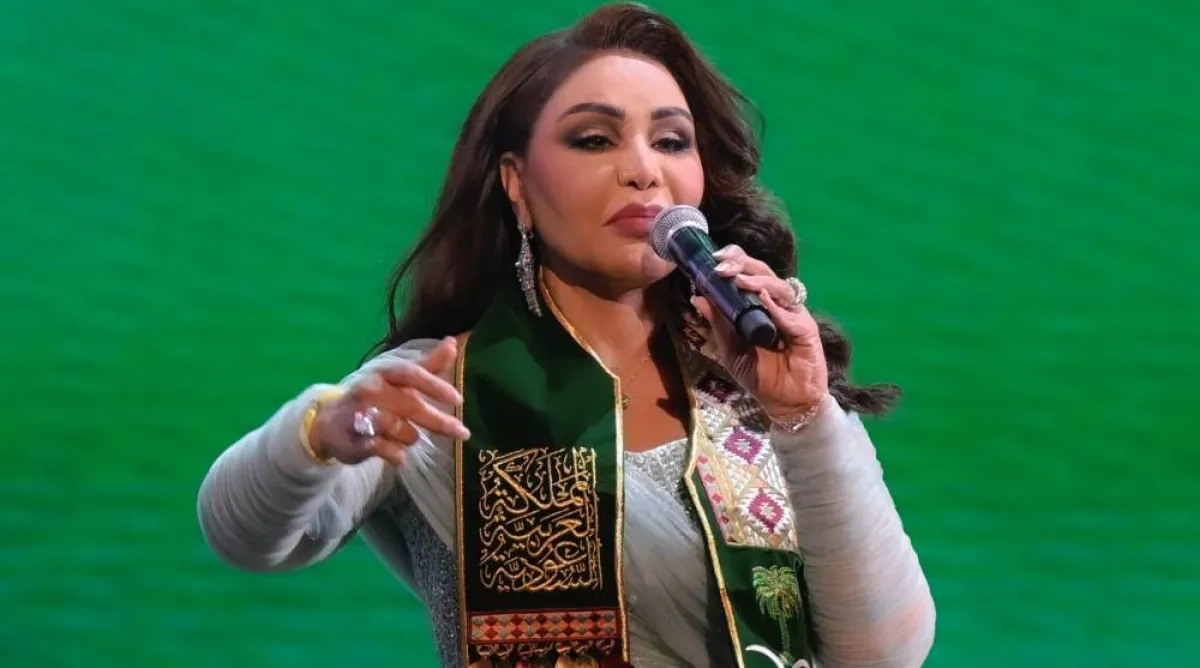 الفنانة احلام من على مسرح أبو بكر سالم 