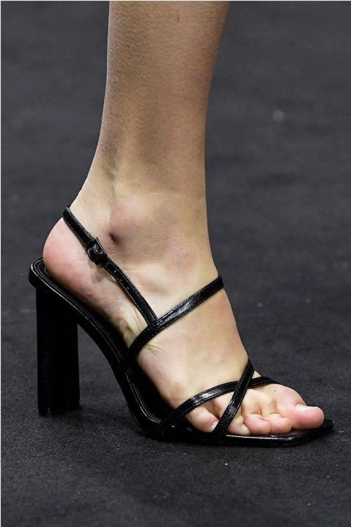 حذاء كعب عالٍ من سمسم Semsem