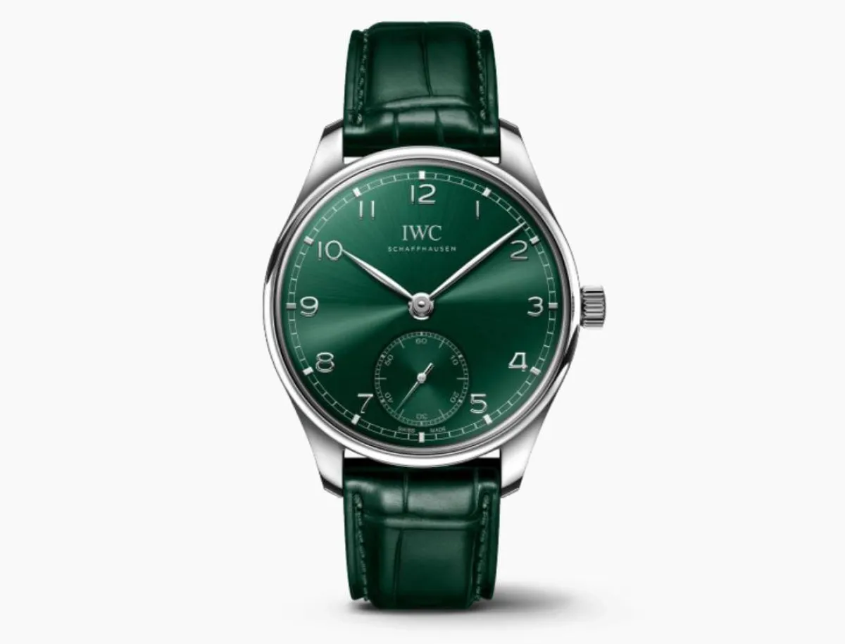 ساعة نسائية راقية بميناء أخضر من IWC Schaffhausen