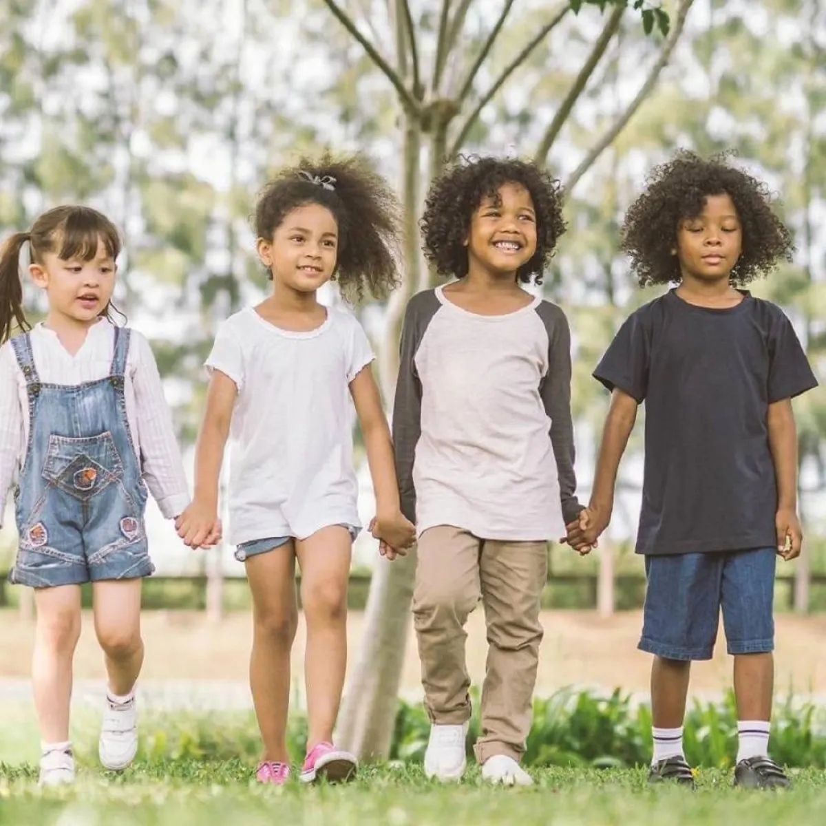 صورة لمجموعة من الصديقات