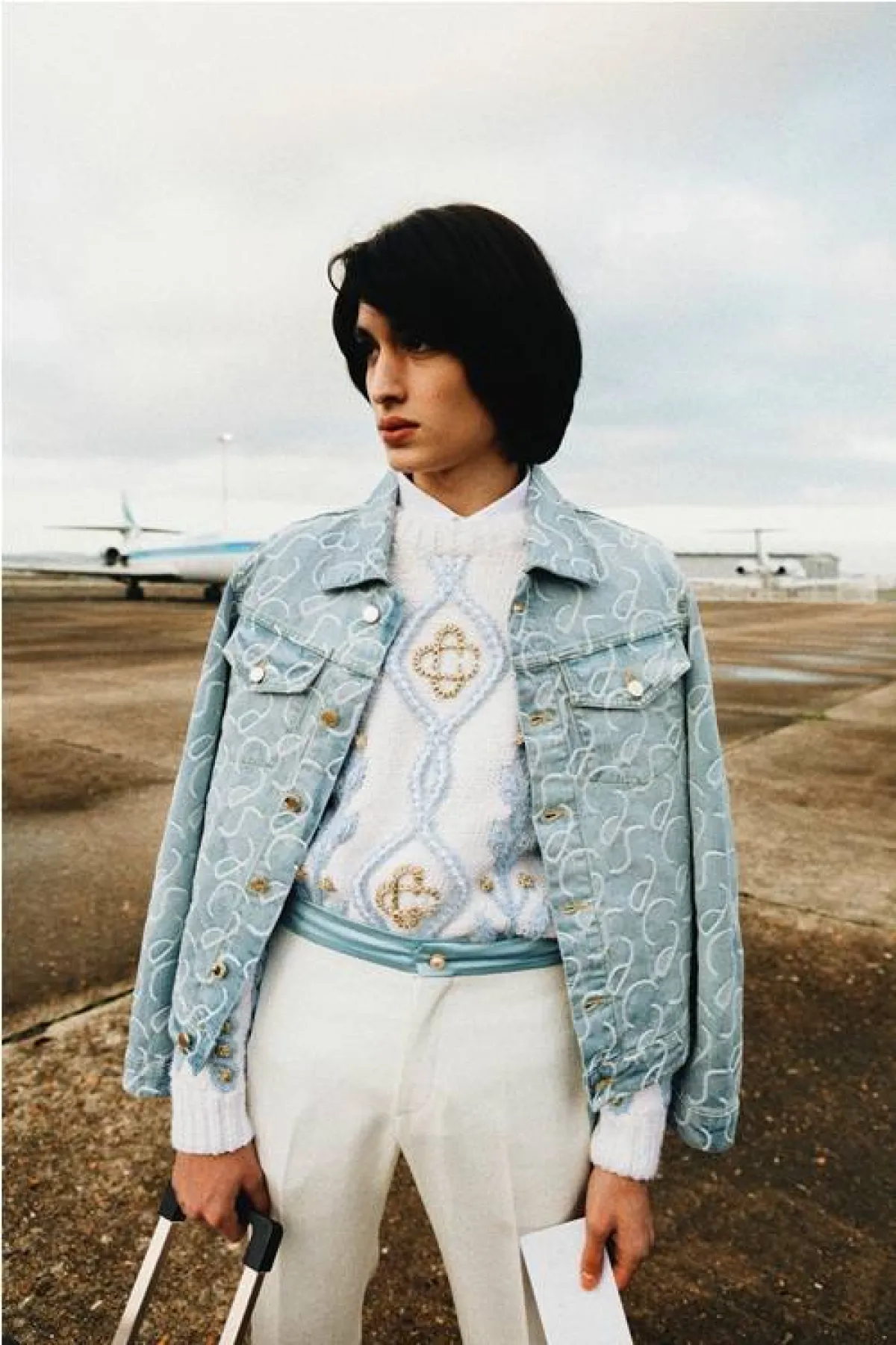 إطلالة كاجوال بالجينز من كازابلانكا Casablanca