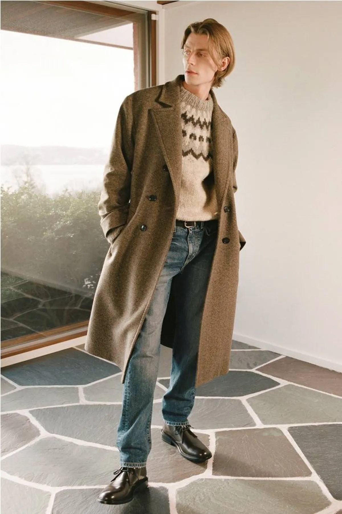 للرجل إطلالات كاجوال بالجينز خريف 2022 من نيلي لوتان Nili lotan