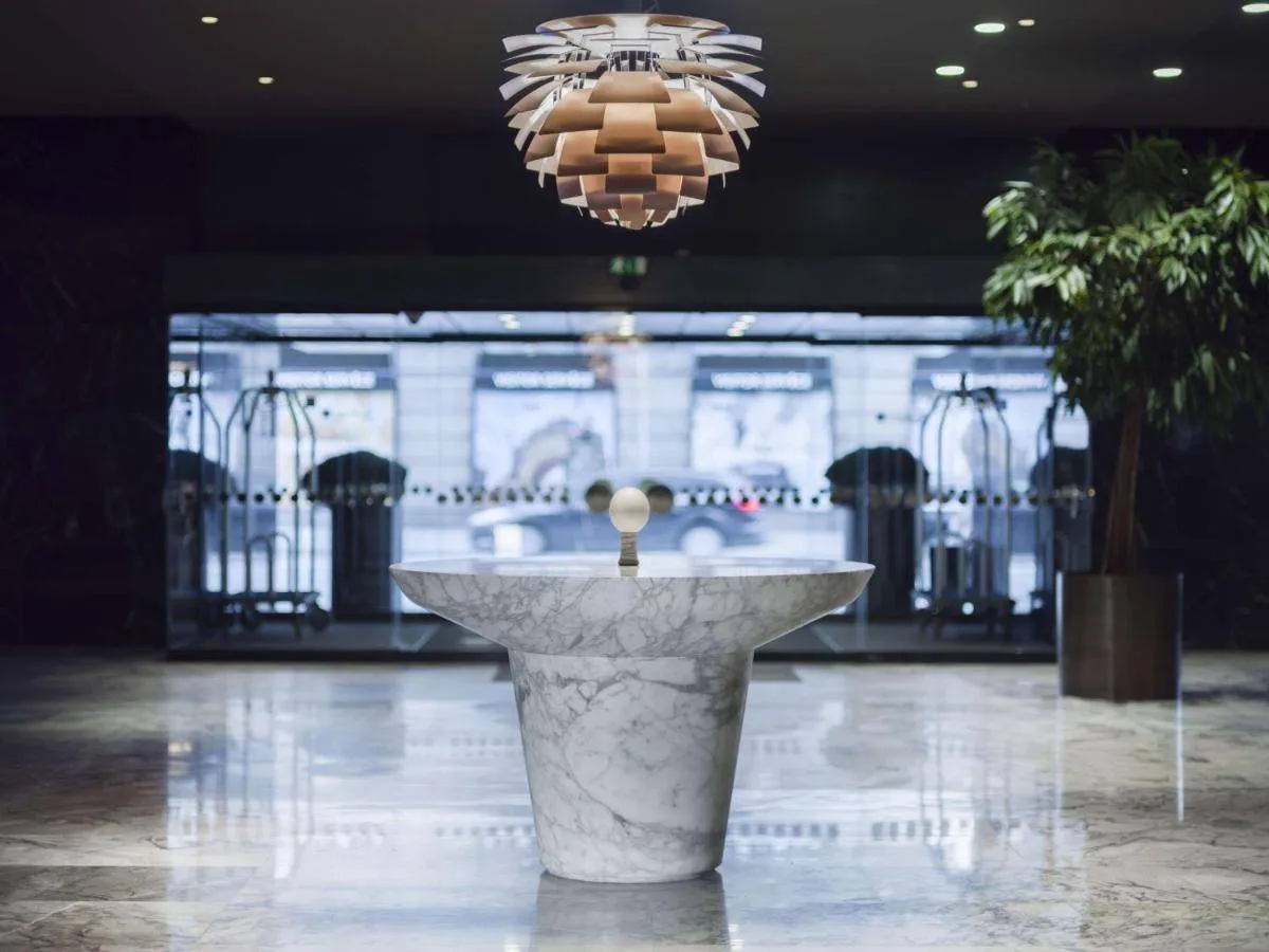 اللوبي في فندق راديسون كولكشن رويال