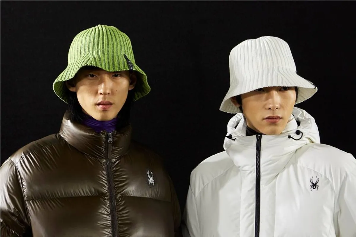 للرجل.. قبعات من عروض خريف 2022، من سبايدر Spyder