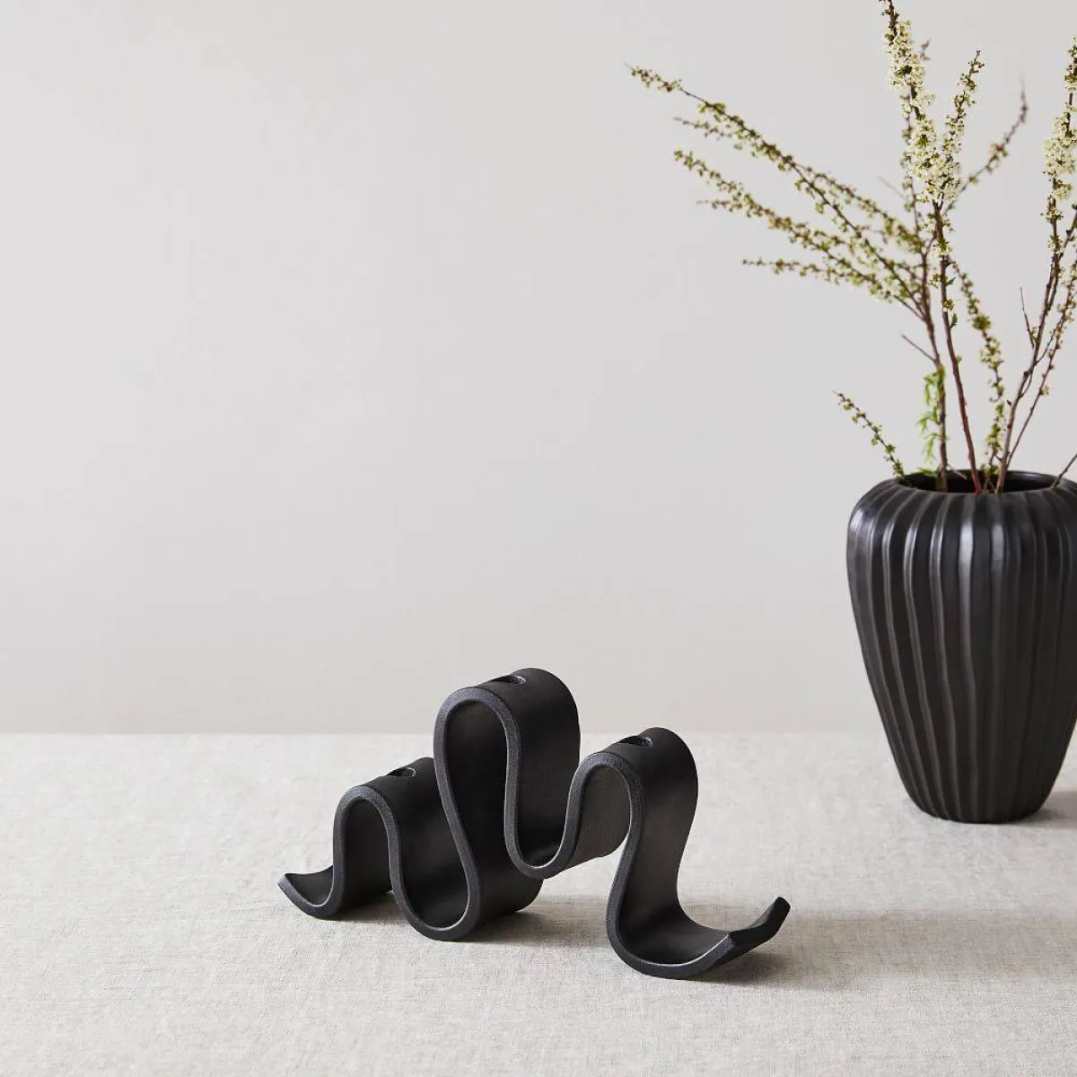 شمعدان مميز في الشكل