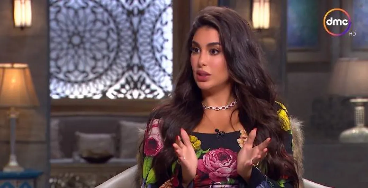 ياسمين صبري - لقطة شاشة من برنامج صاحبة السعادة على شاشة dmc