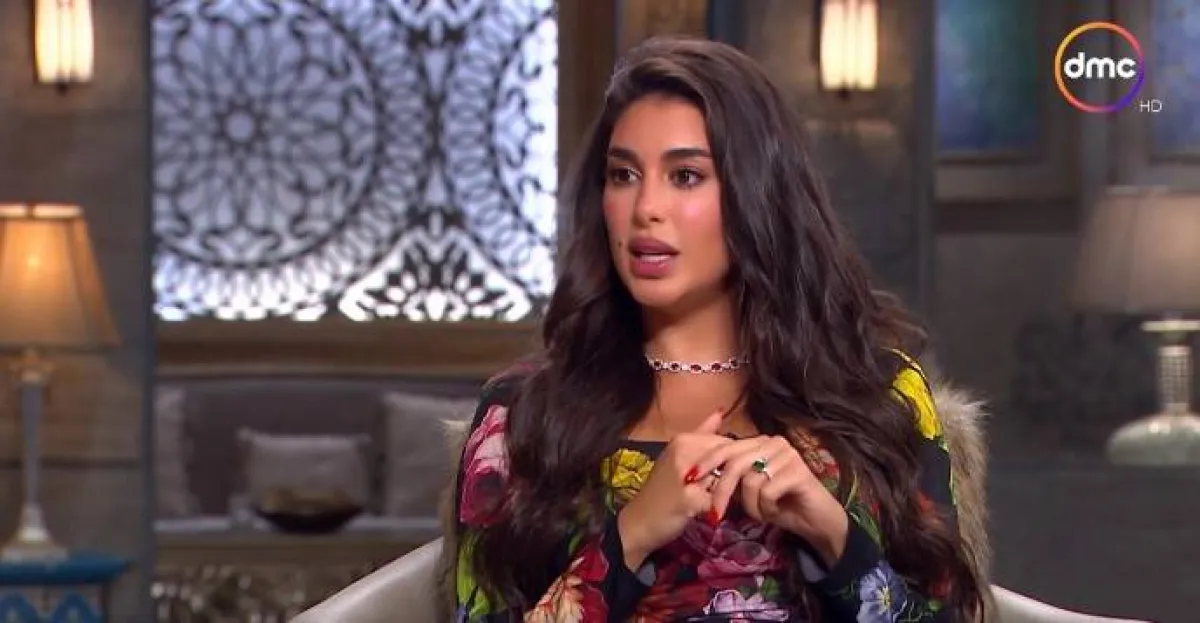 ياسمين صبري - لقطة شاشة من برنامج صاحبة السعادة على شاشة dmc