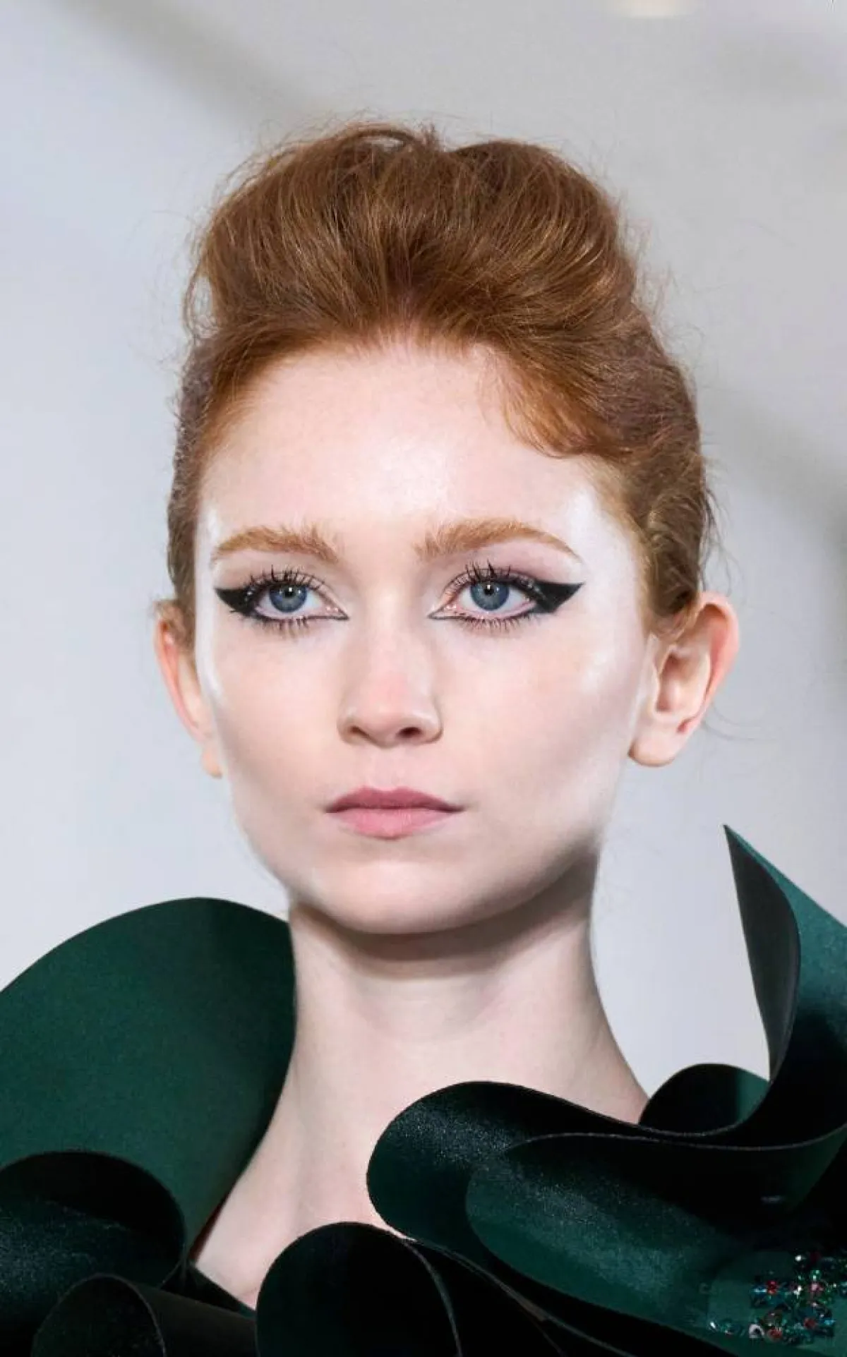 صيحة الموسم: اجعلي ظلال العيون أيلاينر Eyeshadows with Eyeliner Effect