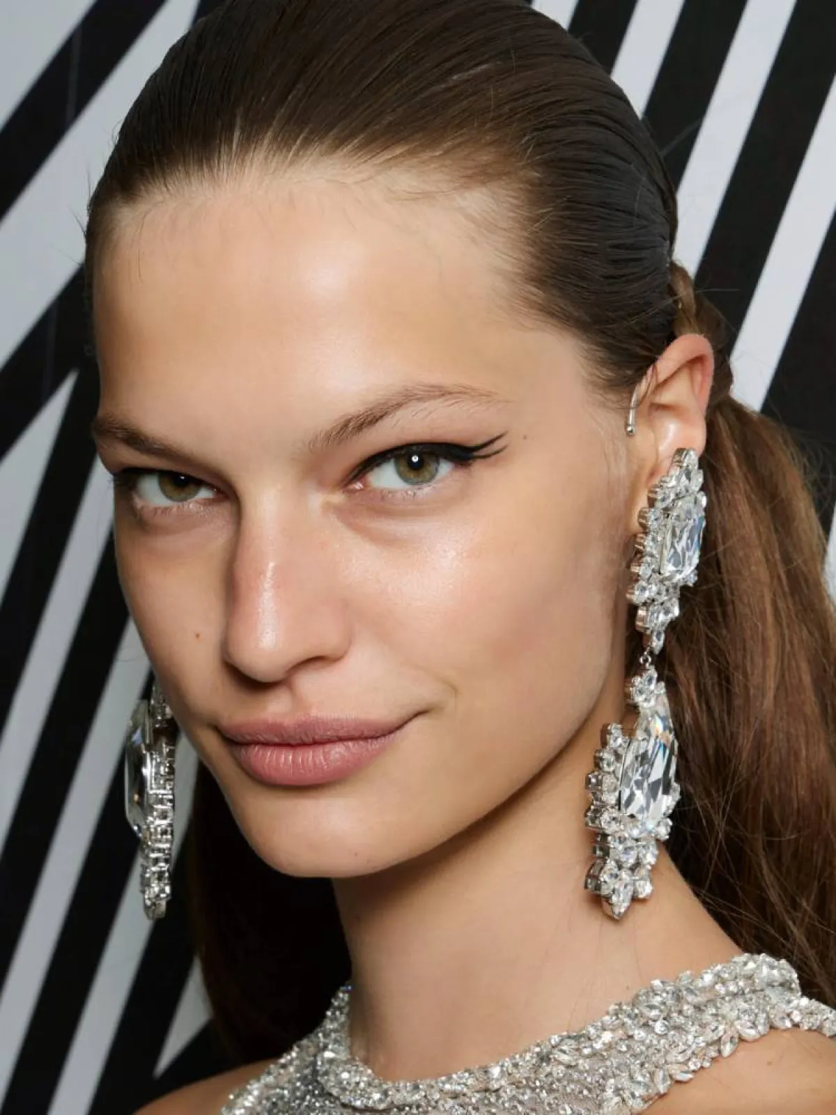 صيحة الموسم: اجعلي ظلال العيون أيلاينر Eyeshadows with Eyeliner Effect