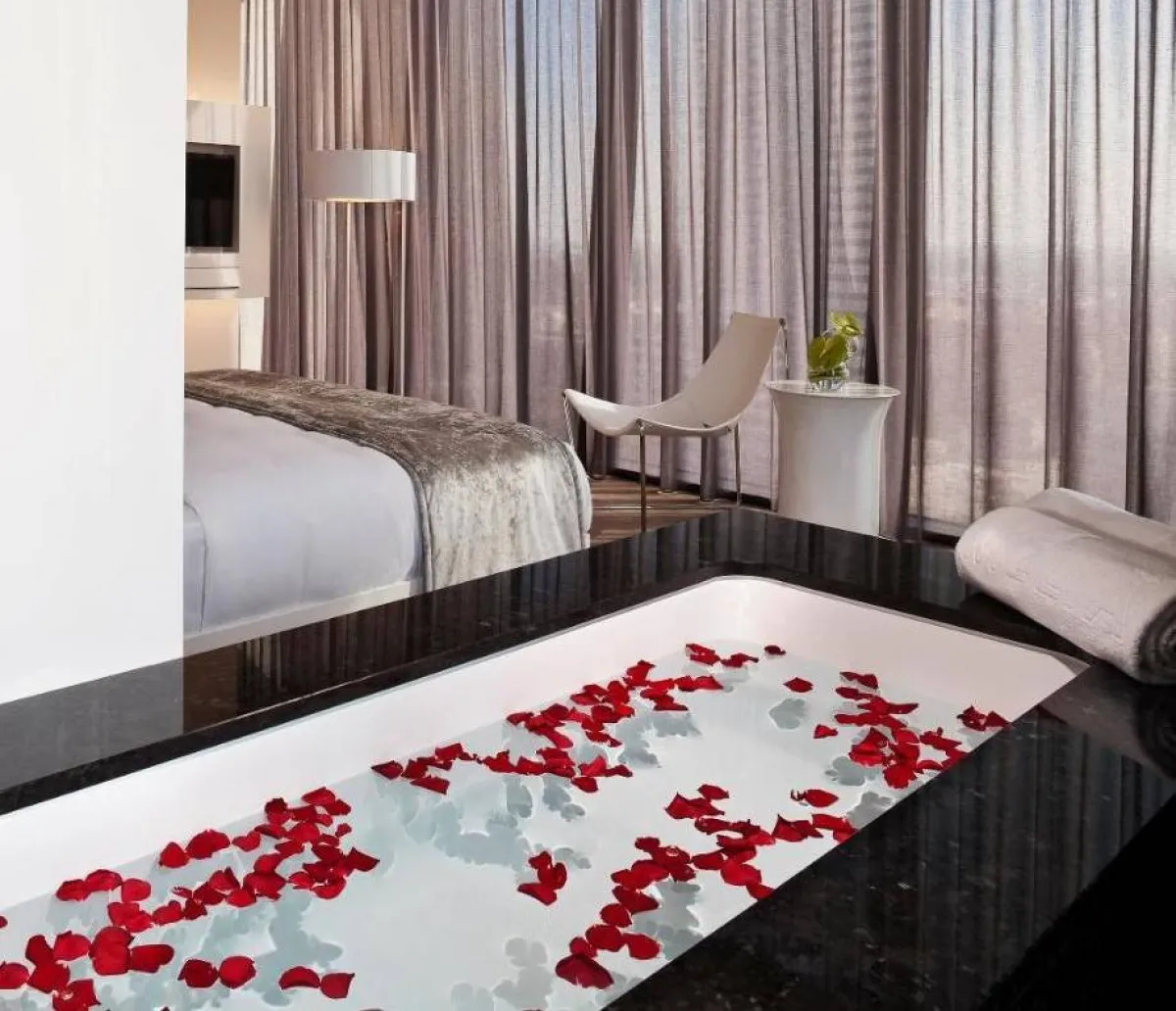 أجواء رومانسية في غرف فندق ميليا فيينا