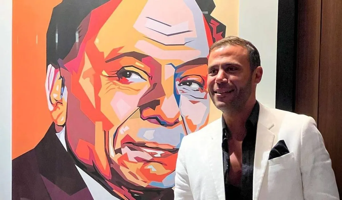 محمد إمام وفي الخلفية والده عادل إمام - صورة من حساب محمد على انستغرام