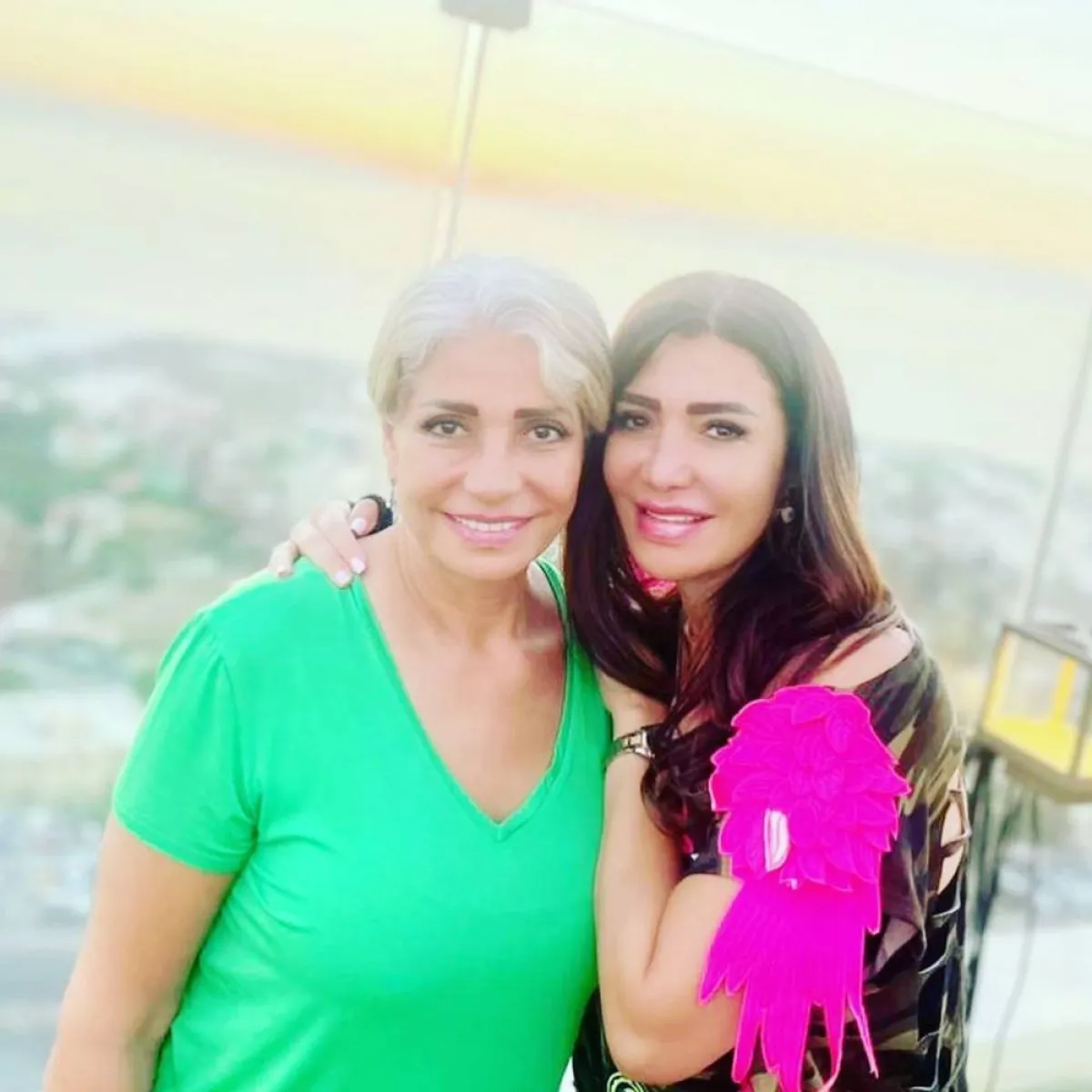 لقاء سويدان برفقة سوسن بدر - صورة من صفحتها الرسمية على انستغرام 