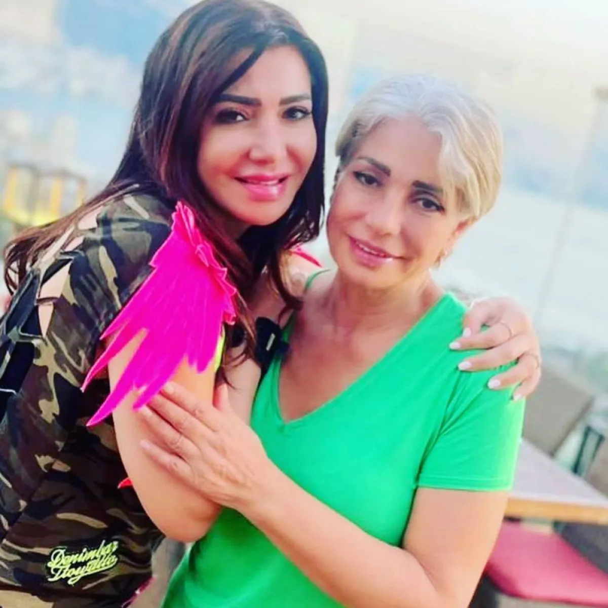 لقاء سويدان برفقة سوسن بدر - صورة من صفحتها الرسمية على انستغرام 