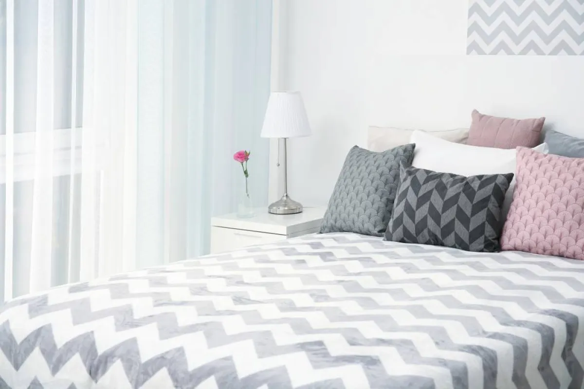 وسائد السرير