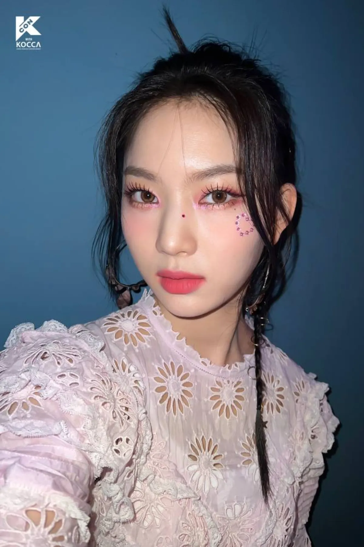 من فرقة stayc - الصورة من حساب مهرجان كي كون على الانستجرام