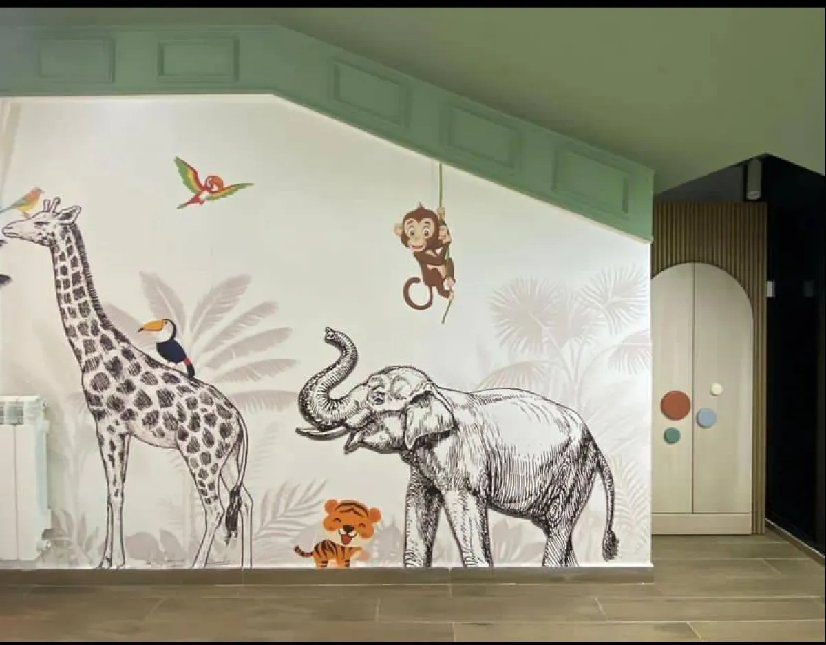 نموذج عن ورق الجدران، في غرفة نوم الطفل