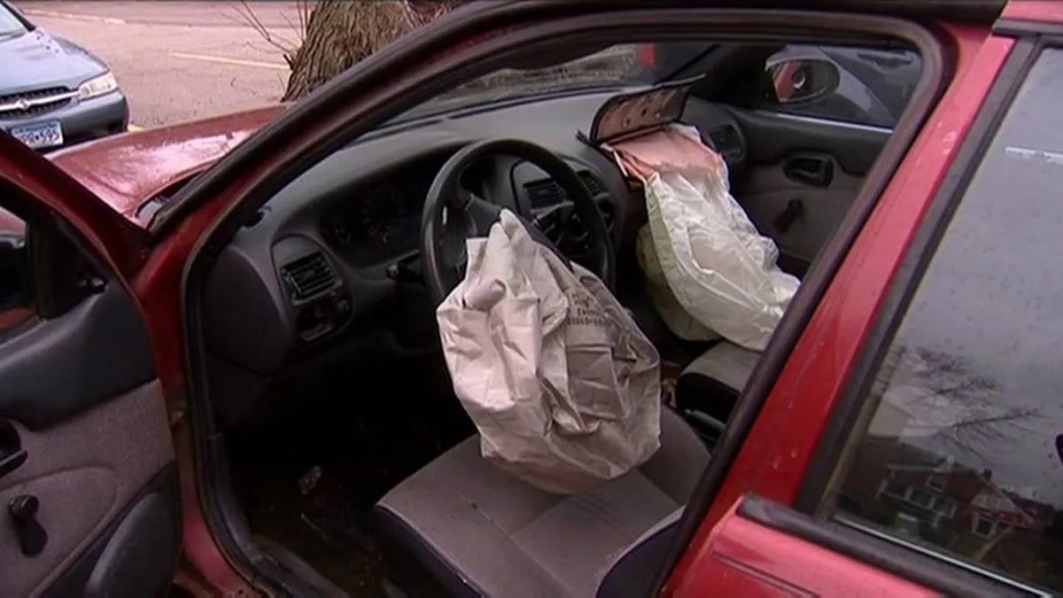 أسباب إضاءة لمبة الإيرباج airbag في السيارة