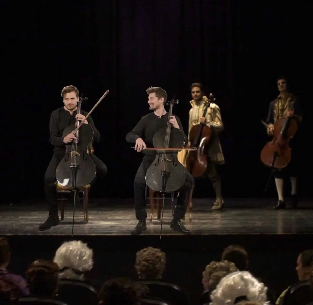 ثنائي التشيلو«2Cellos»- الصورة من حسابهم على الانستجرام 