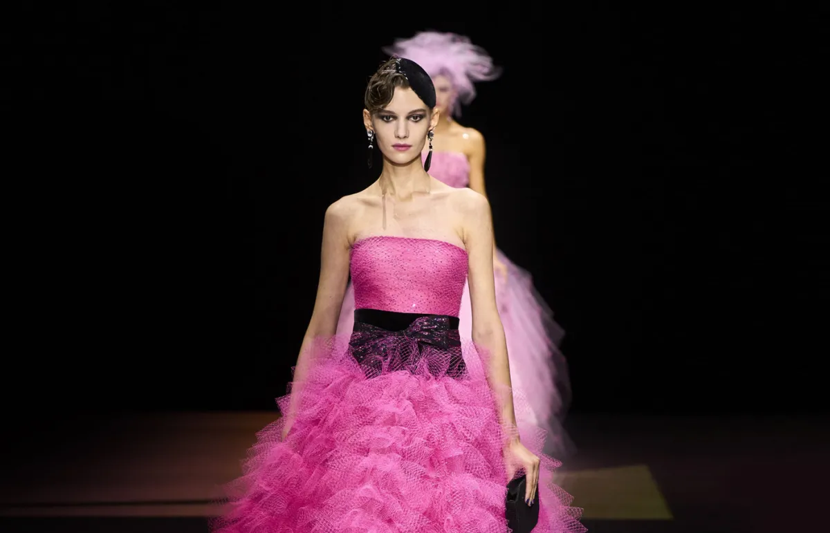 فساتين خطوبة بقصة الكورسيه من أرماني بريفيه  Armani Prive'