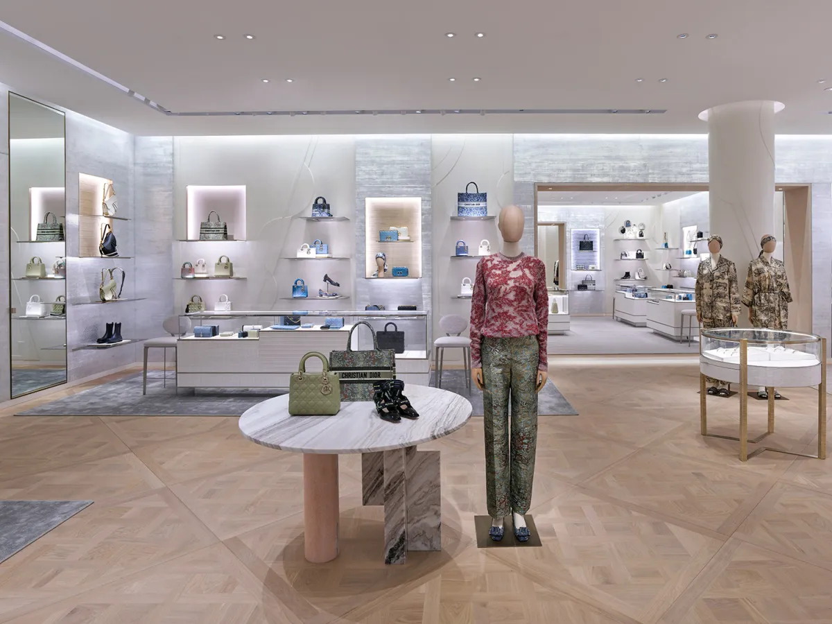 "ديور" Dior تعيد افتتاح متجرها في الرياض