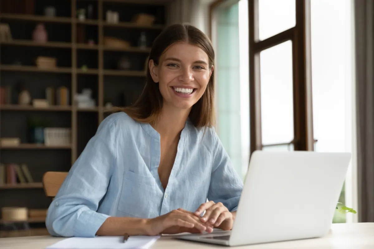 التحلّي بالإيجابيّة في مضمار العمل