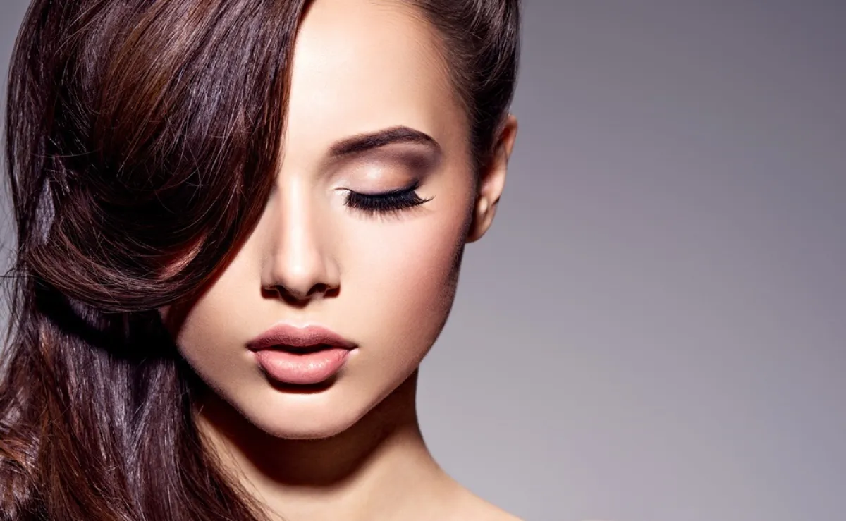 طريقة تنظيف الرموش الإصطناعية