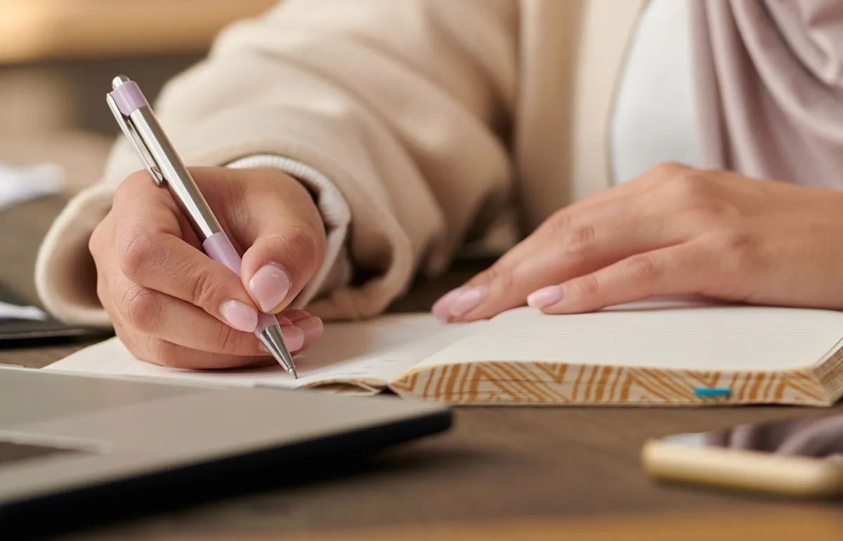 أشهر الكاتبات العربيات