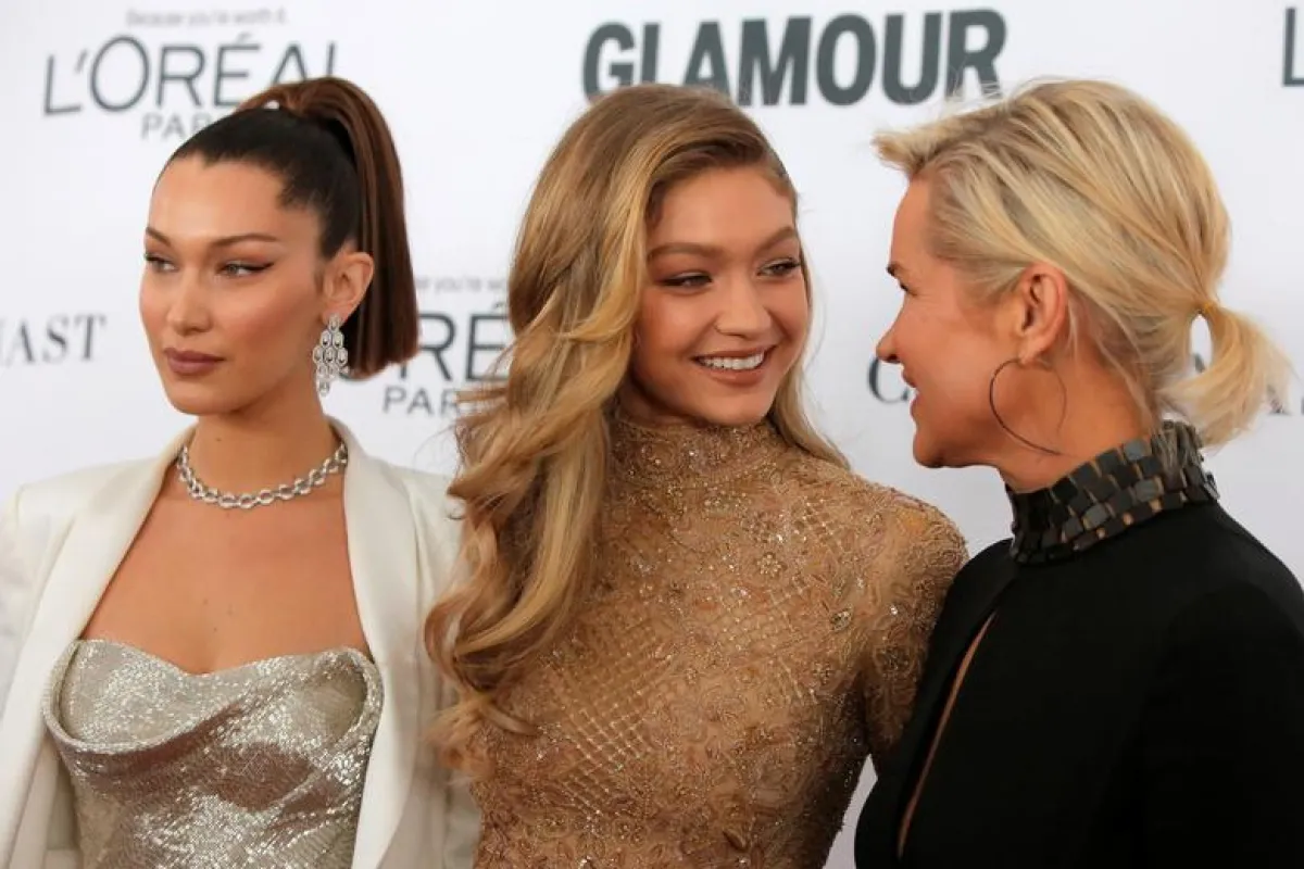 يولندا حديد مع جيجي وبيلا - الصورة من وكالة رويترز