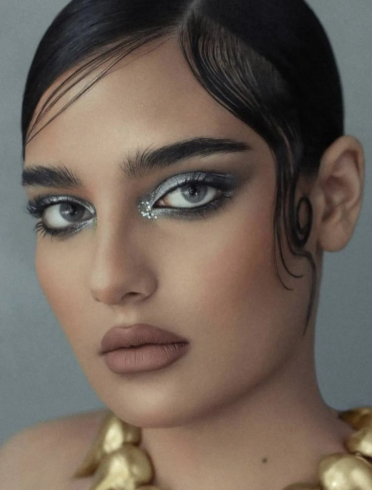 مكياج بدرجات الاسود