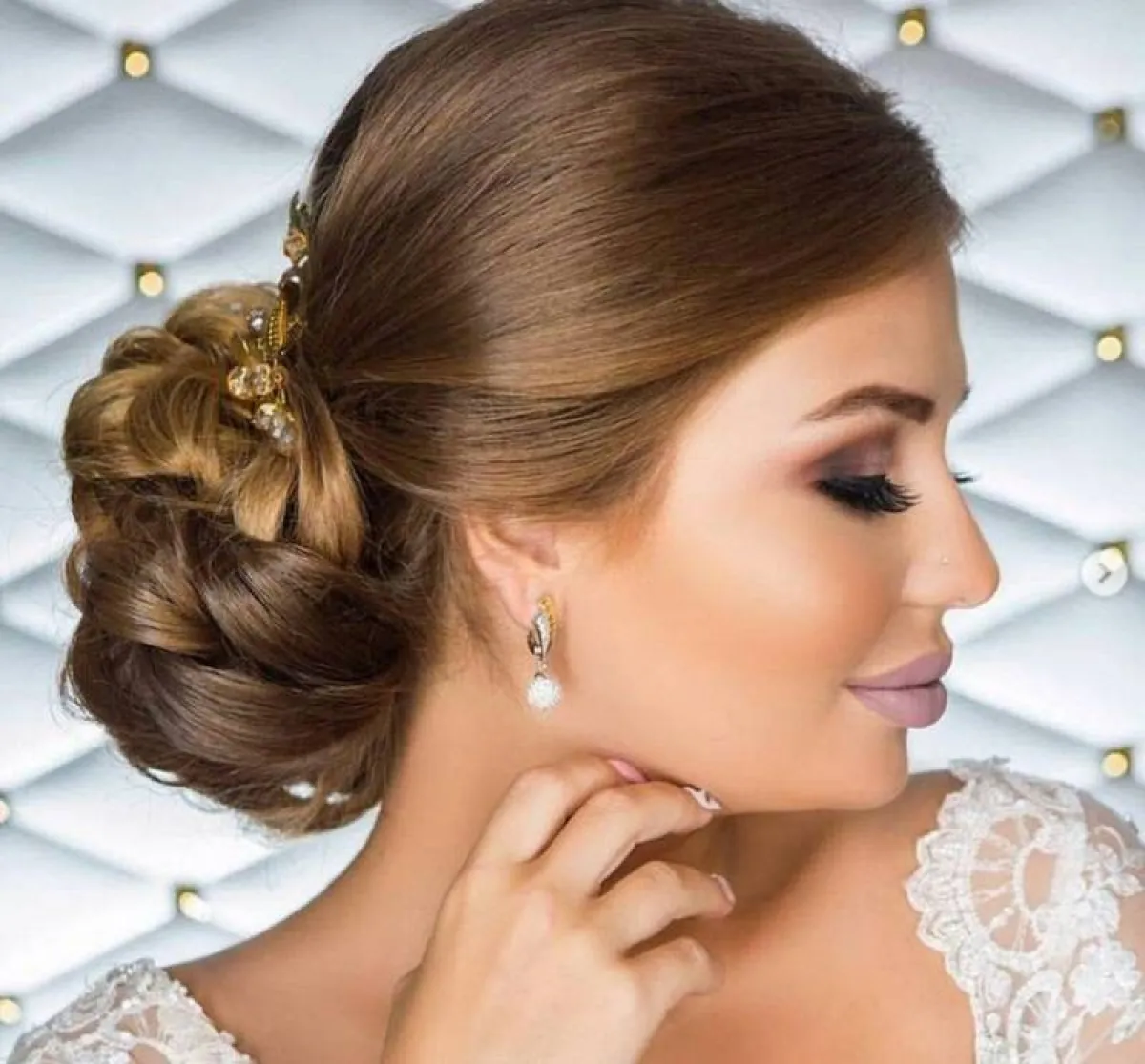 موديلات تسريحات شعر عروس 2023