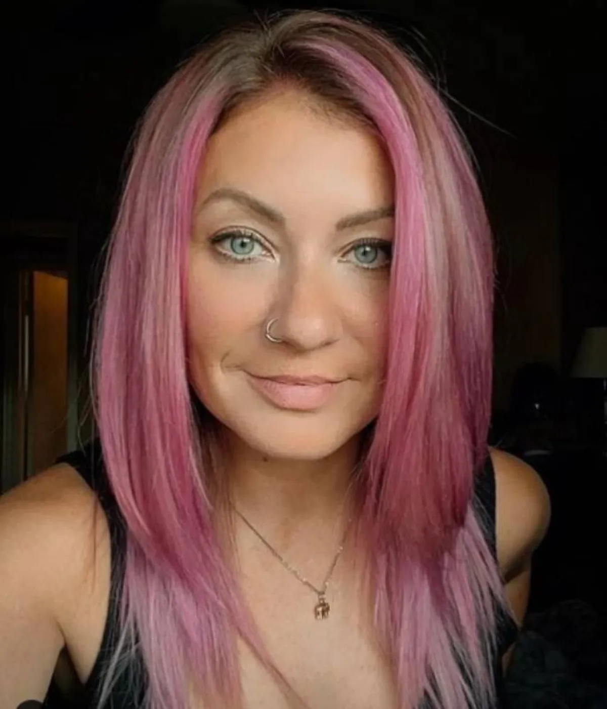 صبغات شعر وردي باستيل