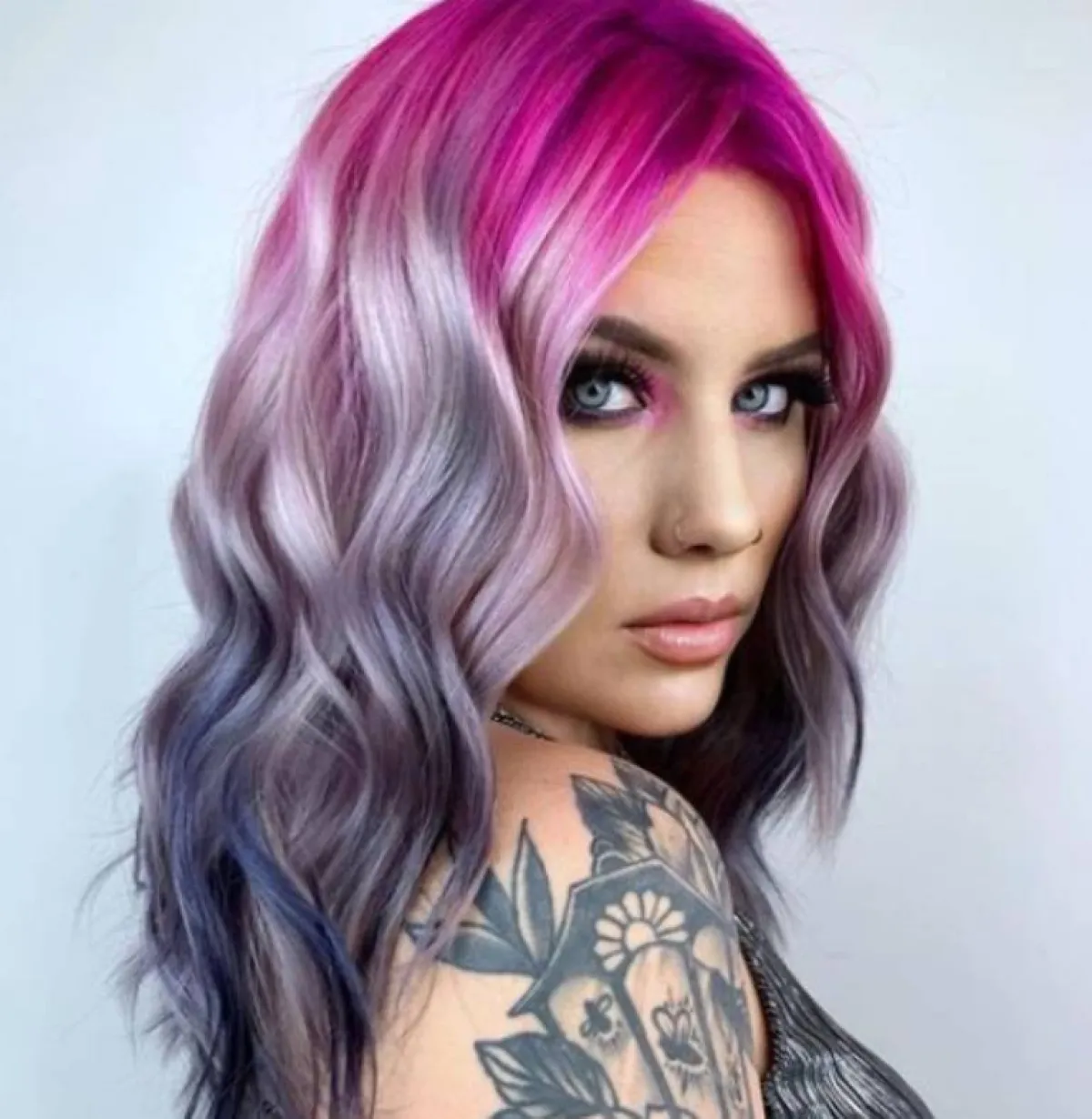 صبغات شعر وردي بتقنية الأومبري