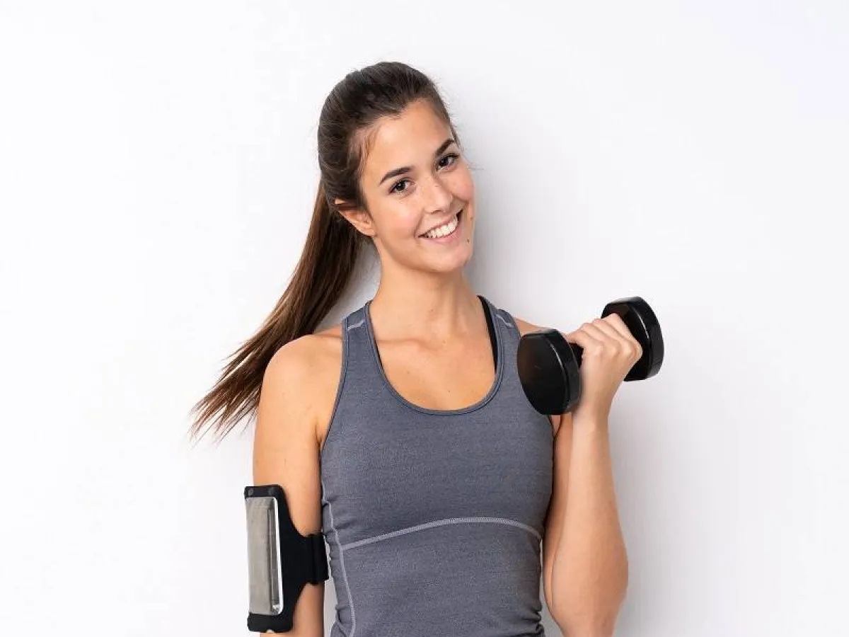 تظهر الأبحاث أن الجلوتامين يمكن أن يساعد بشكل كبير في بناء العضلات 