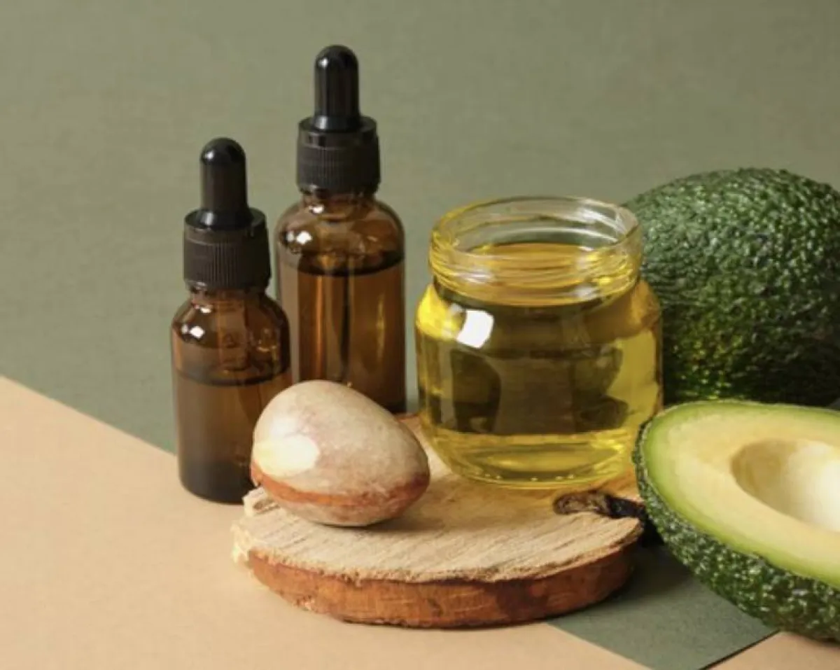 زيت الأفوكادو وزبدة الشيا قبل النوم