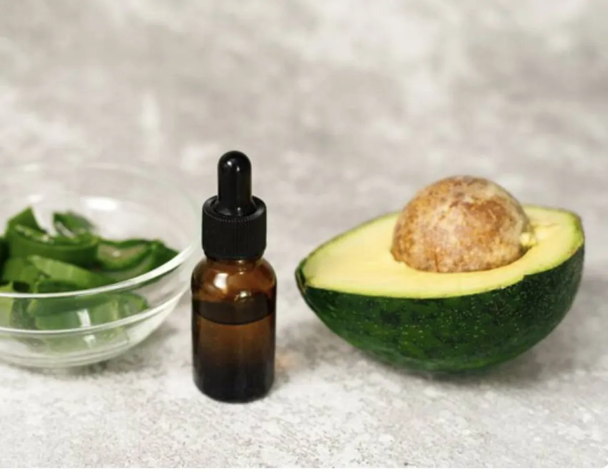طريقة استخدام زيت الأفوكادو للوجه قبل النوم