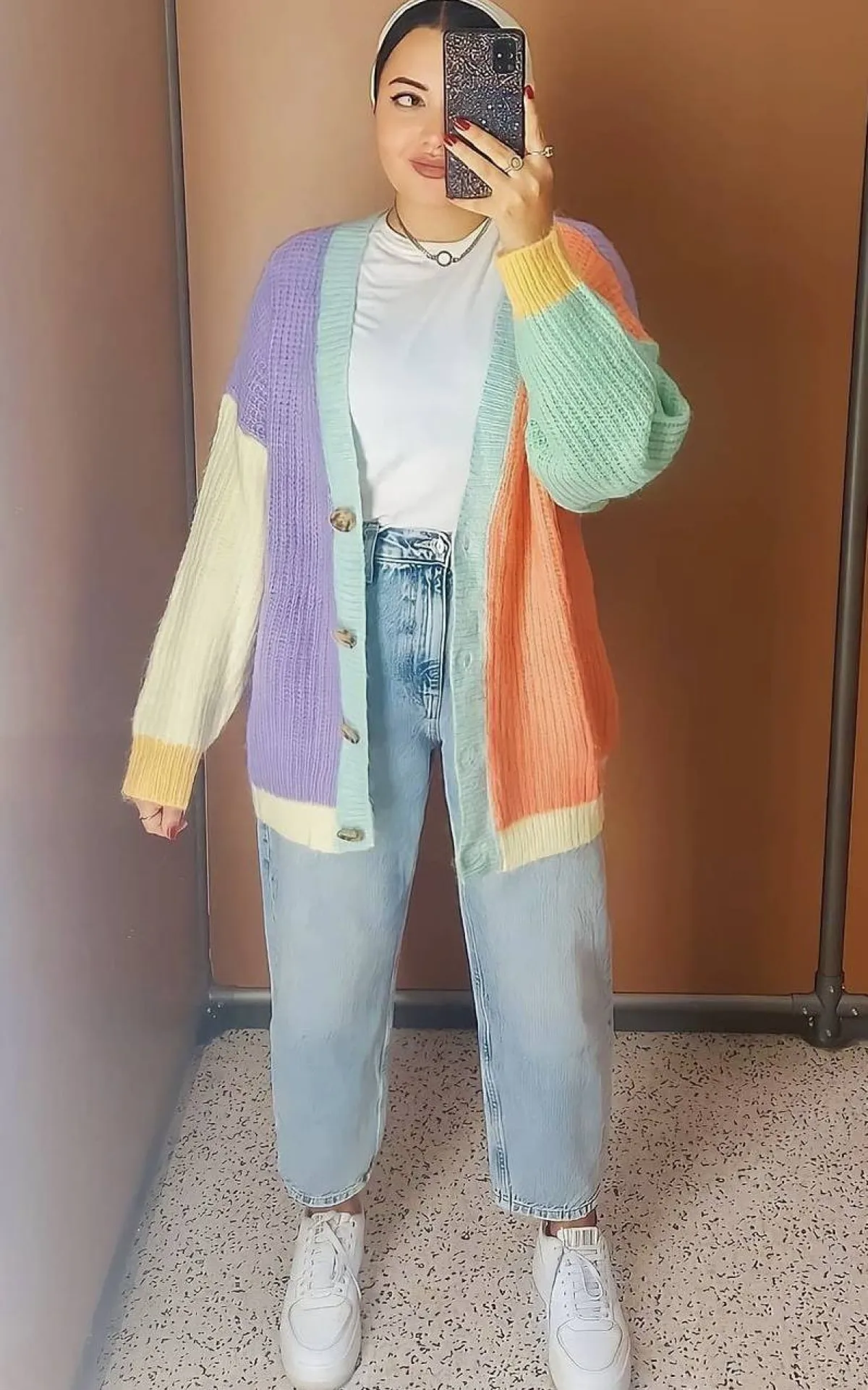 هاجر جمال باطلالة مرحة