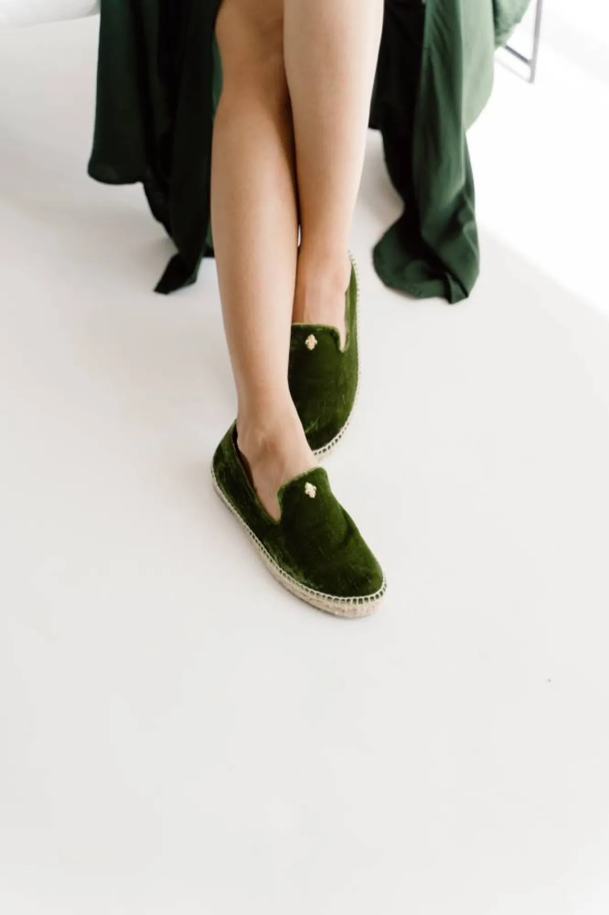 - حذاء Vivarini espadrille الذي أصدرته ياسمين إدريس بمناسبة اليوم الوطني