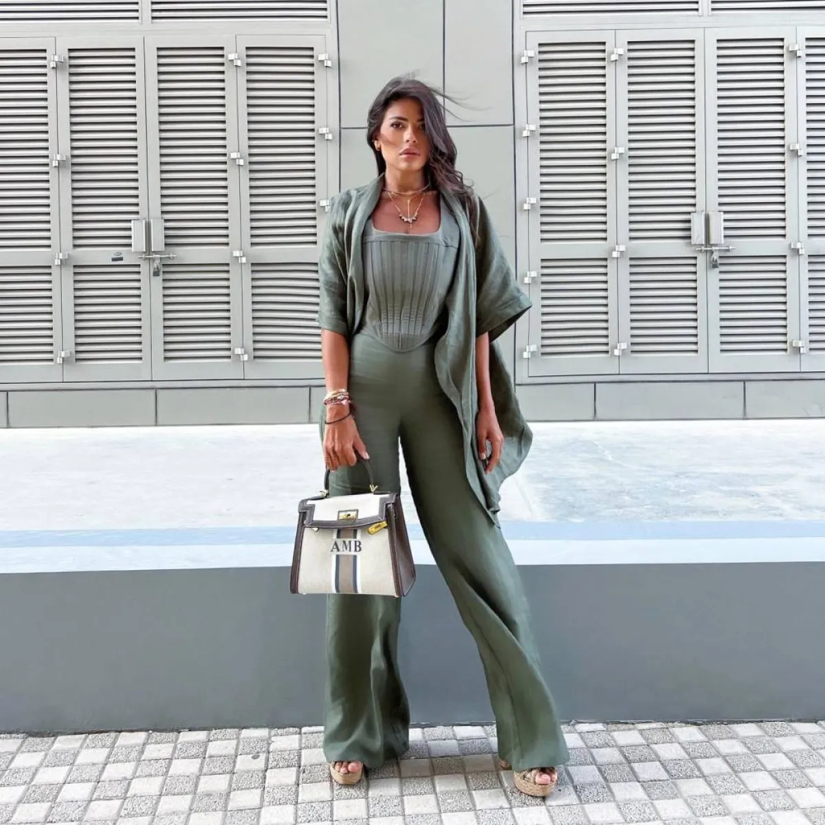 ليدي فوزازا بطقم شبابي  باللون الأخضر المينت 