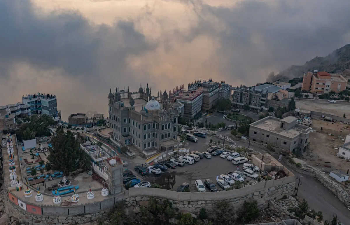 «النماص» لوحة طبيعية تعانق السحاب