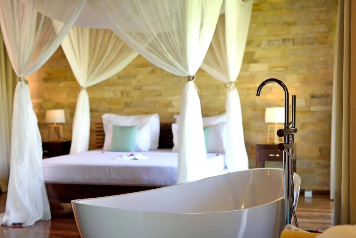 توليا زنجبار يونيك بيتش