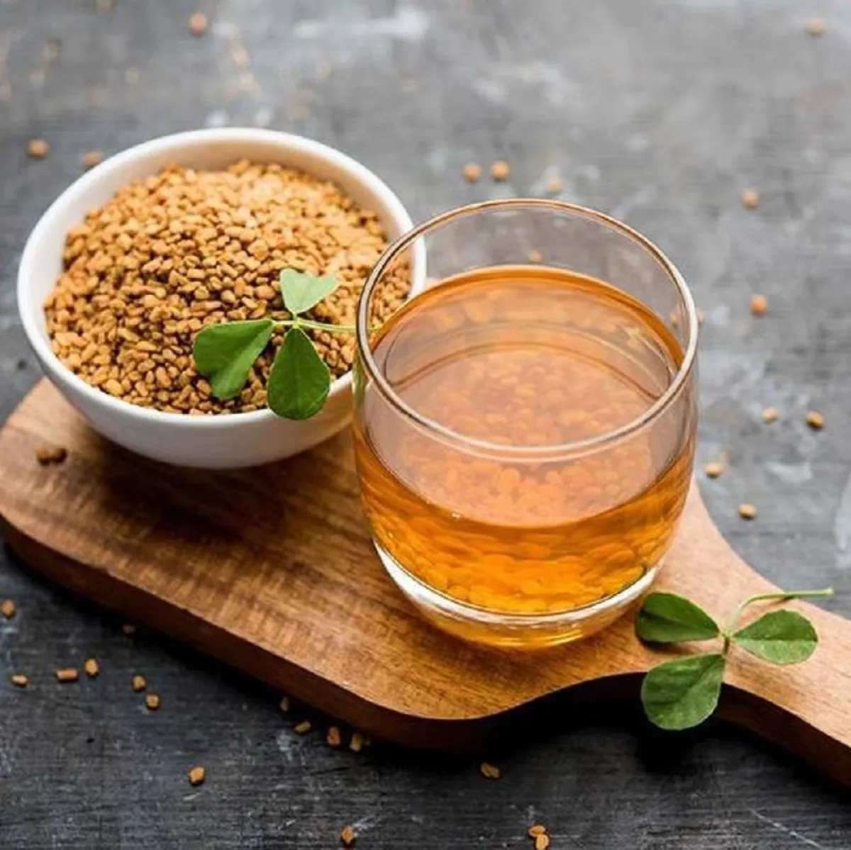 صورة لمشروب وبذور الحلبة