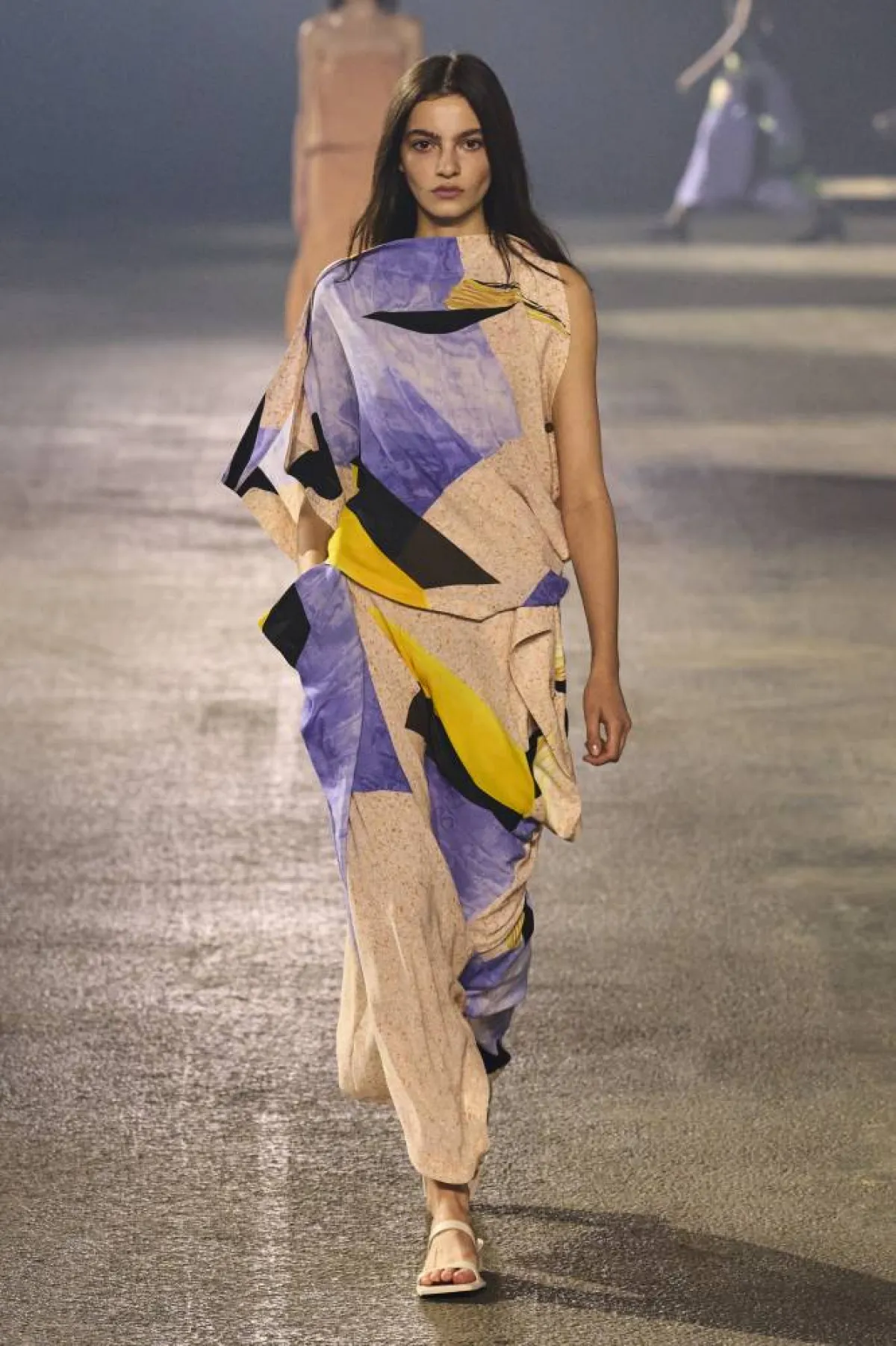 أسبوع باريس في يومه الخامس