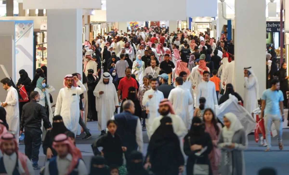 مركز أبوظبي للغة العربية يطلق الجزء الثاني من عيون الشعر العربي في معرض الرياض الدولي للكتاب