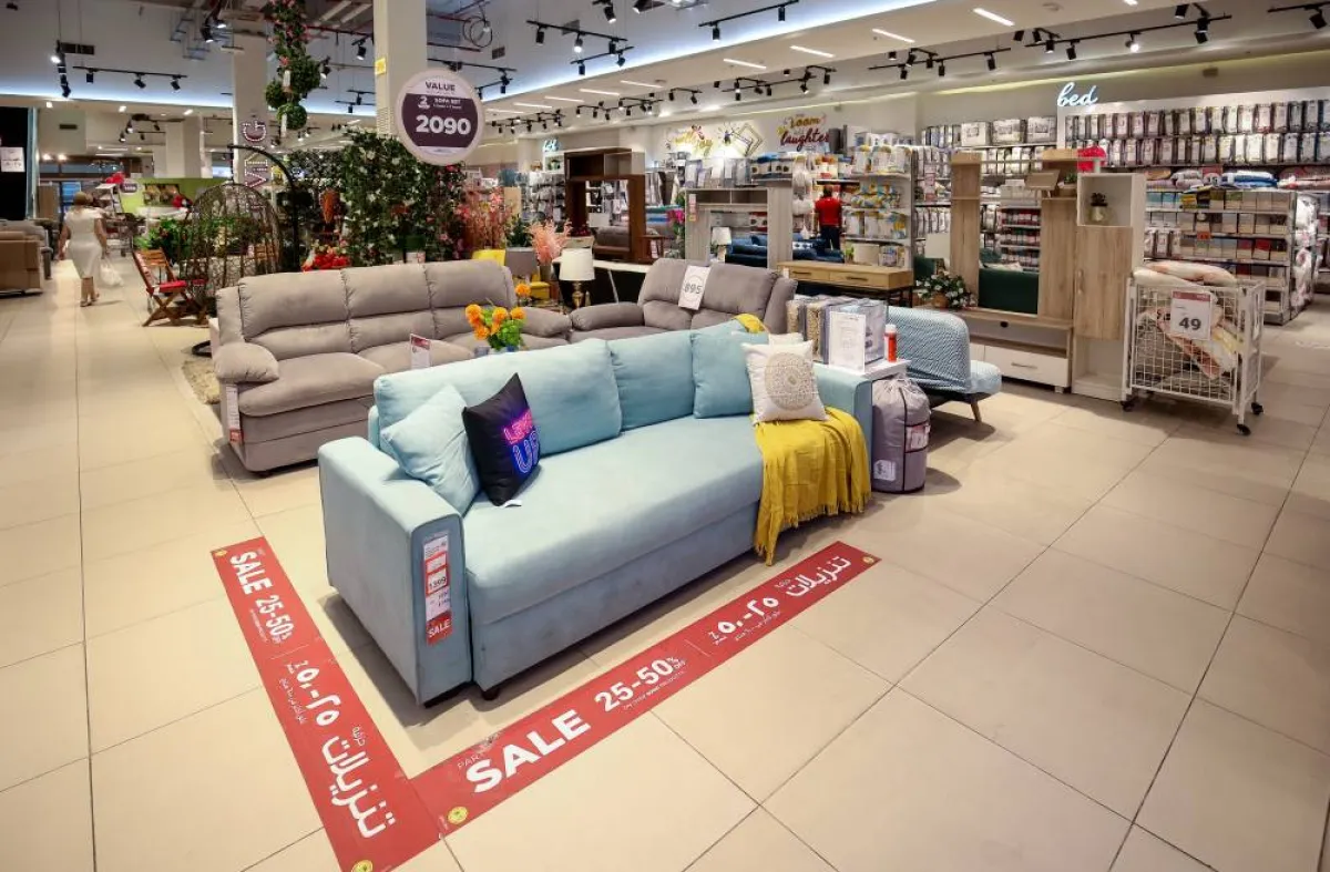 أبرز علامات المفروشات والأثاث التجارية المحلية والعالمية. الصورة من "وام"