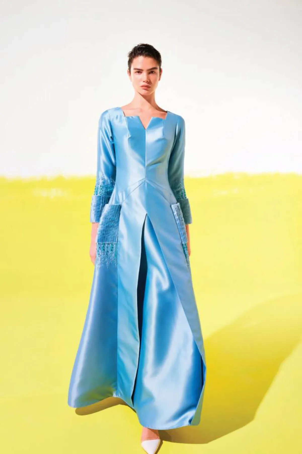 فستان من تصميم المصممة أحلام شاهين