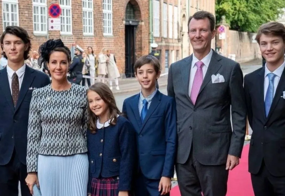 الأمير يواكيم والأميرة ماري وأبناؤه الأربعة- الصورة من حساب Europe Royals على إنستغرام
