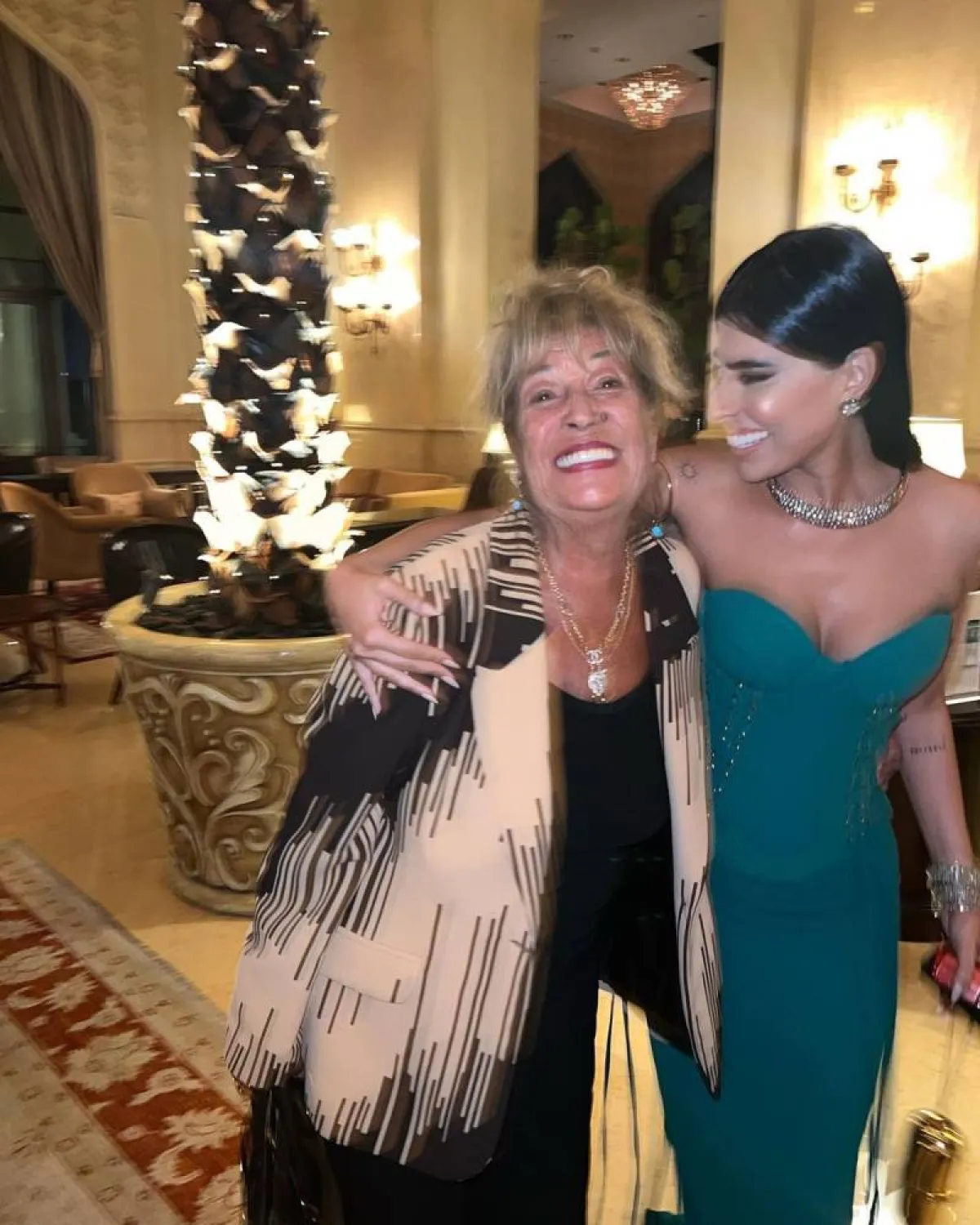 زينة مكي ومنى واصف - صورة من حساب زينة على انستغرام