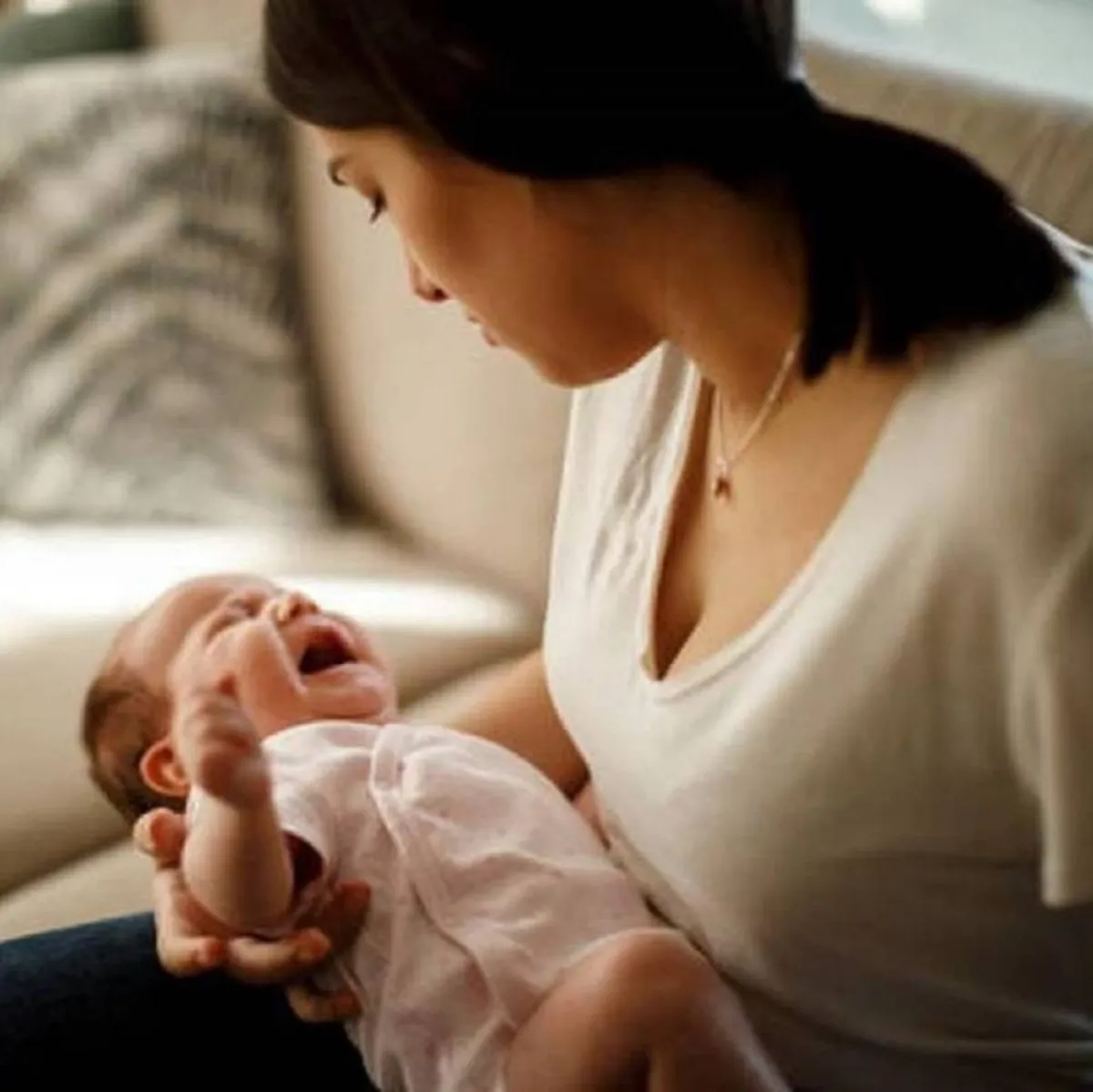 صورة لأم ورضيعها