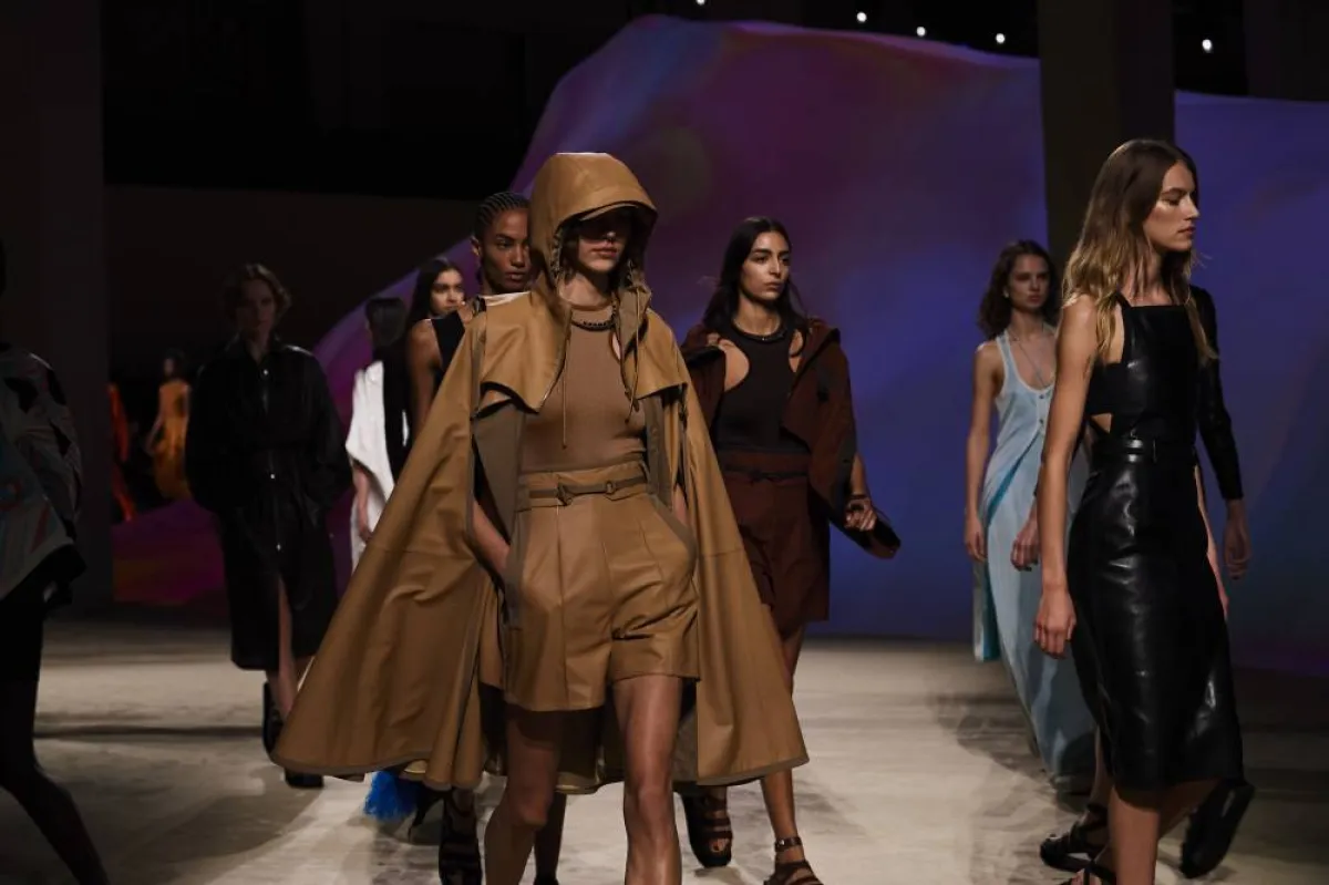 أسبوع باريس في يومه السادس